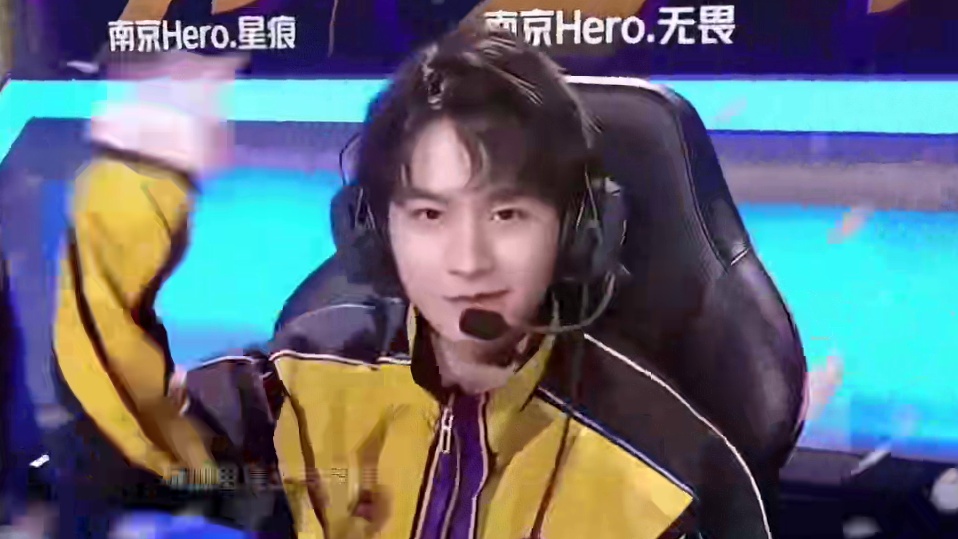 汉姆联的球