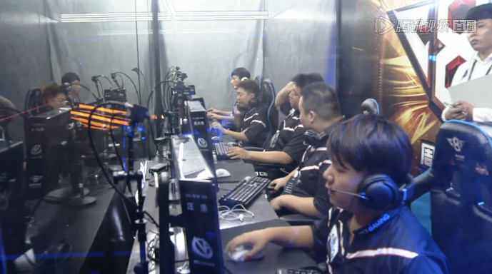 孔帕尼在竞 孔帕尼在竞